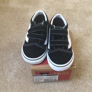 Old skool v black vans